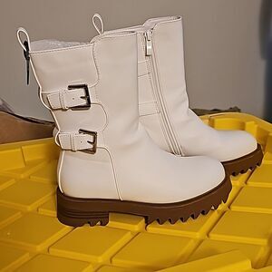 Journee Yasmine Boots